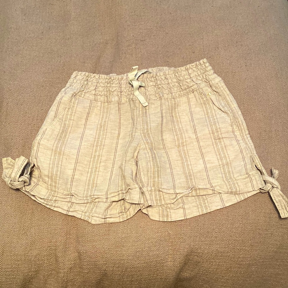 Medium, beige stripped, shorts